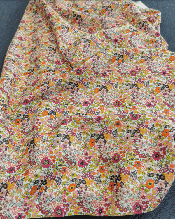 Tissu Fleuri Style Liberty Tissus Et Nappes Westeel