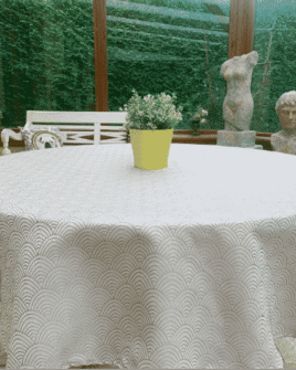 nappe sobre et chic
