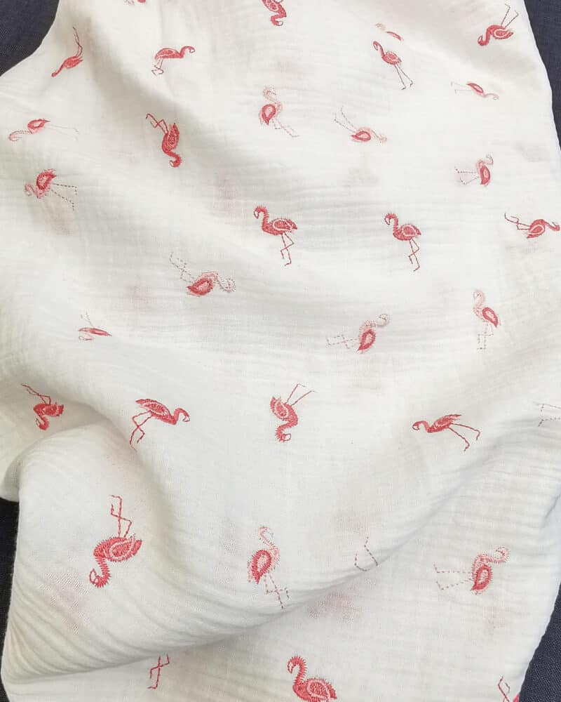 tissu double gaze brodé flamant rose