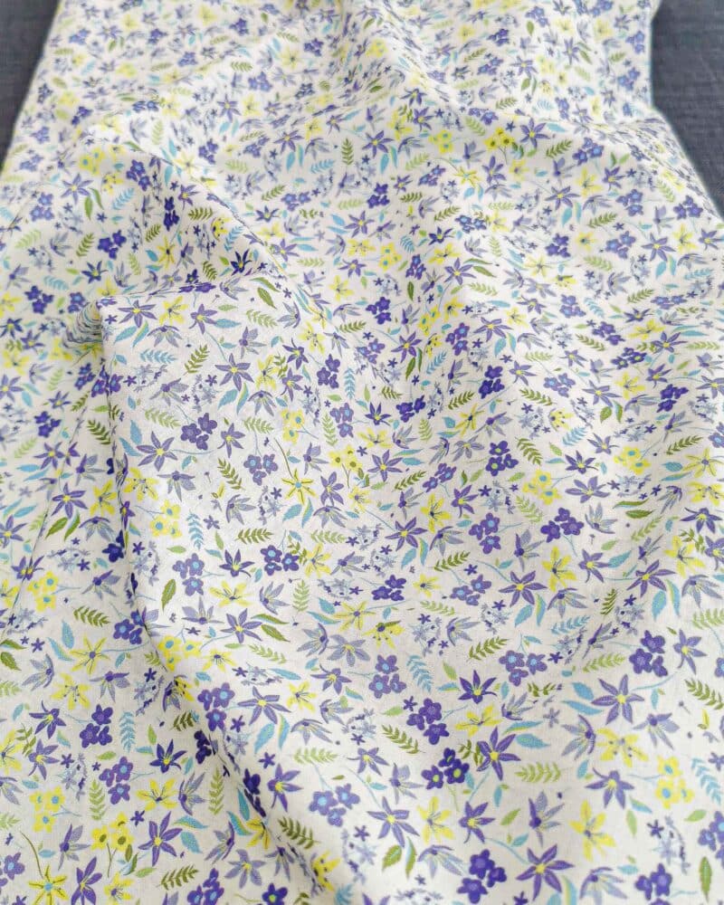 Tissu Style Liberty Petite Fleur Parme Bleu Jaune certifié oeko-tex et doux