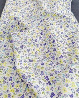 Tissu Style Liberty Petite Fleur Parme Bleu Jaune certifié oeko-tex et doux