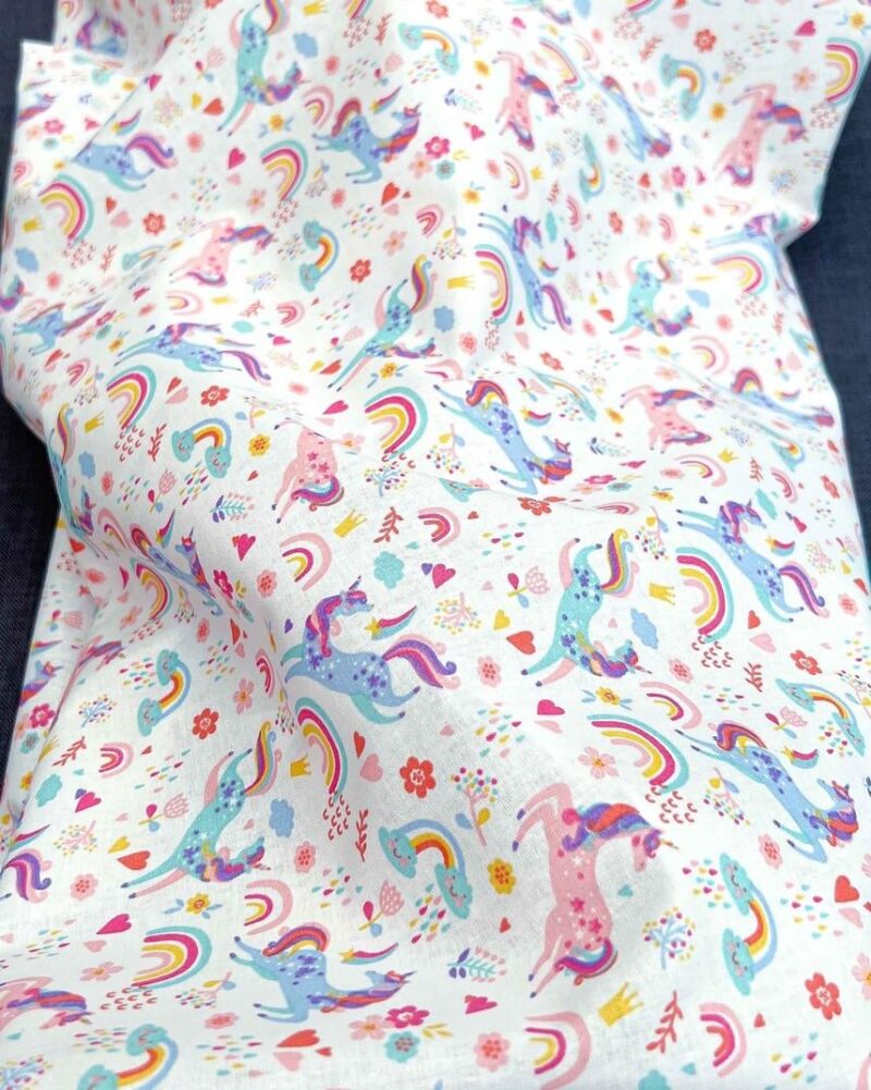 tissu coton licorne blanc