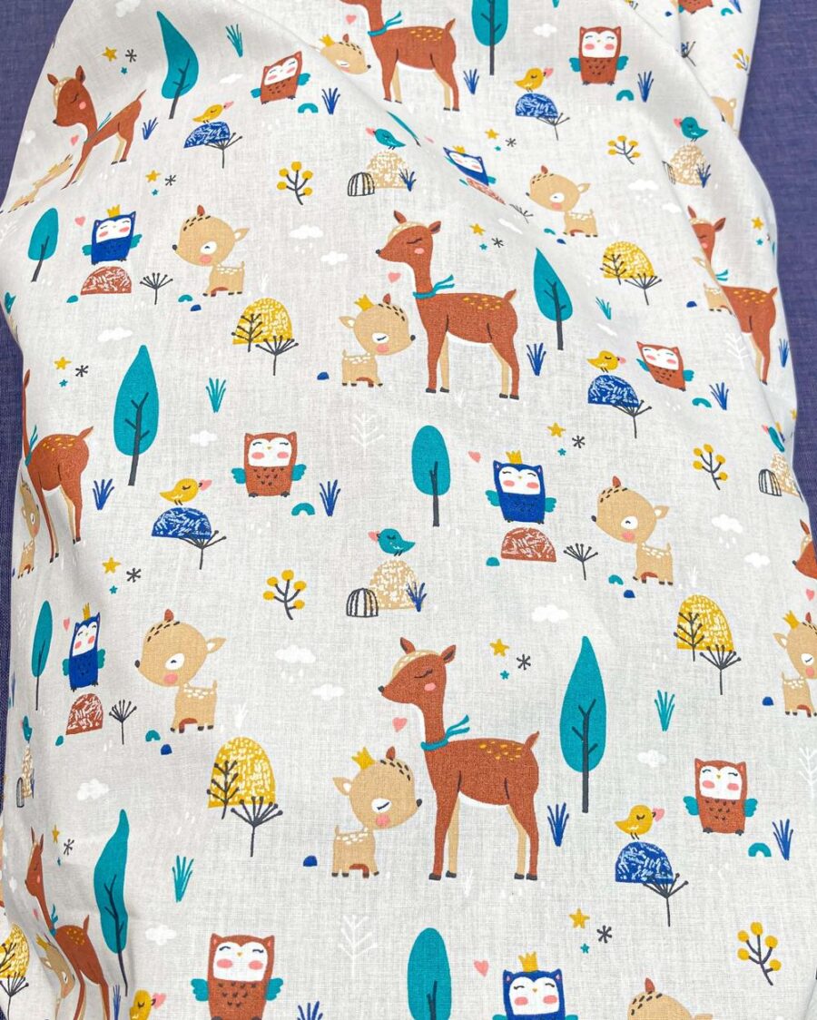 tissu arbre et biche fond gris