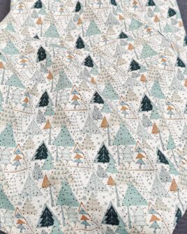 tissu coton de noël motif sapin fond blanc