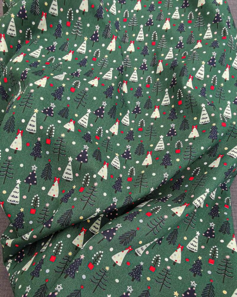 tissu coton sapin de noël vert, une popeline de coton oeko-tex