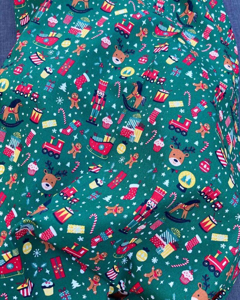 tissu coton motifs de noël vert