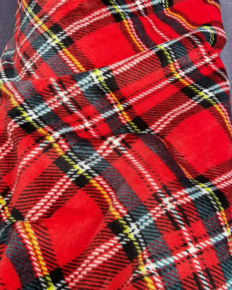 polaire motif tartan écossais fond rouge