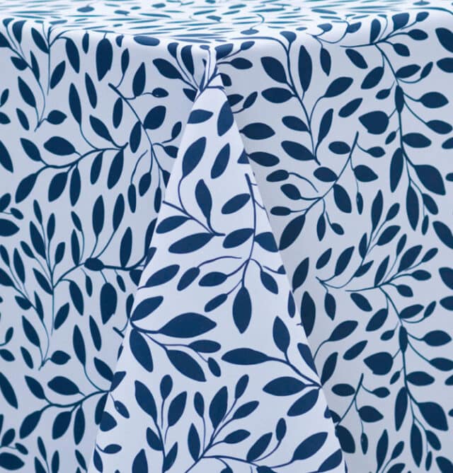 Nappe polyester karli feuillage rectangle bleu marine et blanc