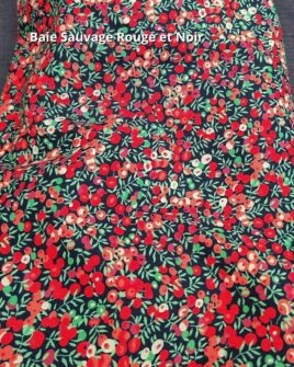 tissu coton baie sauvage rouge fond noir