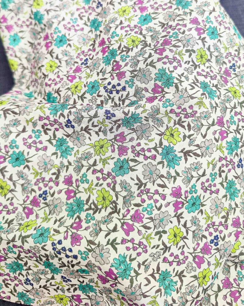 tissu coton style liberty grande fleur violet turquoise vert anis