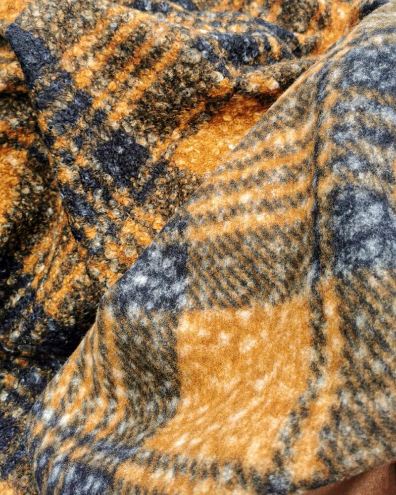 lainage réversible motif tartan écossais moutarde