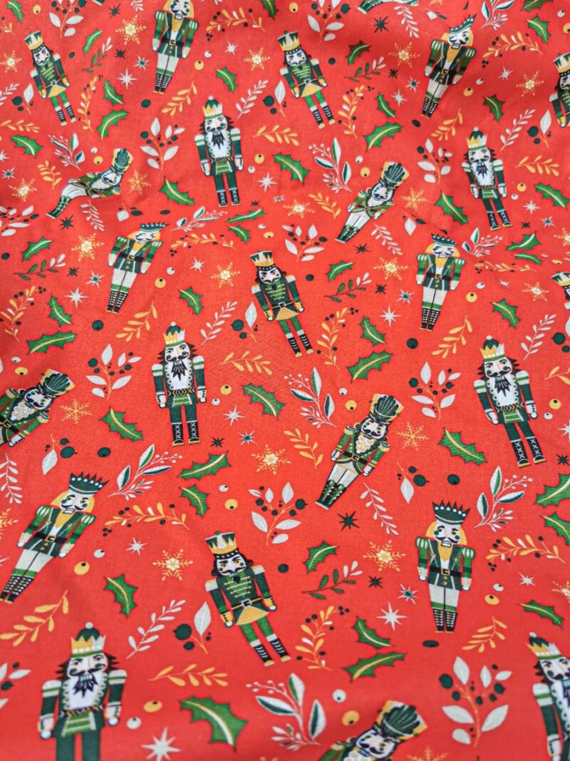 tissu casse noisette rouge