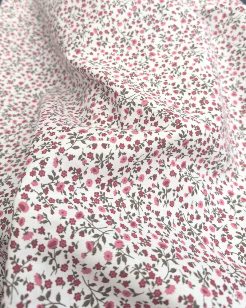 Lot De 4 Coupons Tissu Fleuri Style Liberty - Petites Fleurs Sur Fond Marron