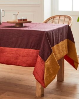 nappe taffetas froissés ambiance bordeaux rouge miel