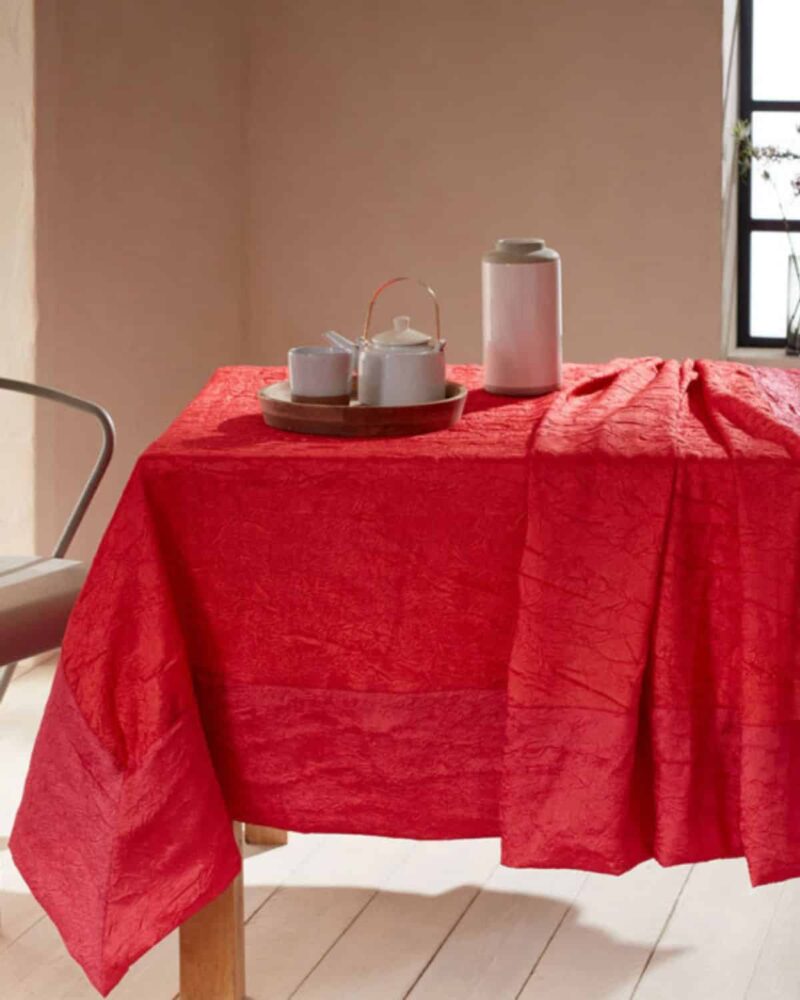 nappe taffetas froissés ambiance rouge coquelicot fuchsia et rouge lipstick