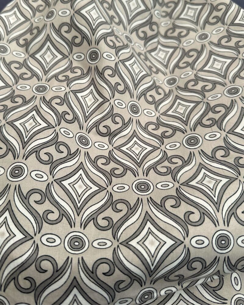 tissu popeline de coton motif rétro losange greige