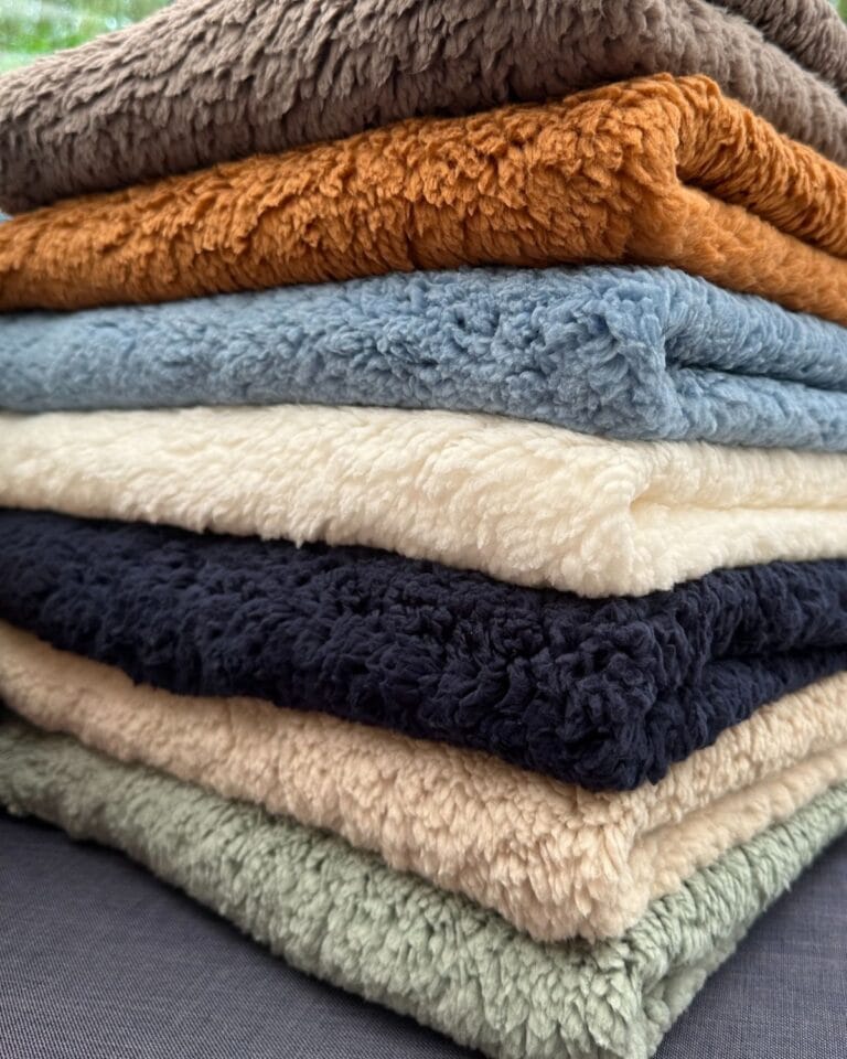 Tissu Simili Cuir Pour Canapé, Fauteuil, Chaise - 450g/m², 6 Coloris - Vente Au Mètre (140cm De Large) - Bleu Marine