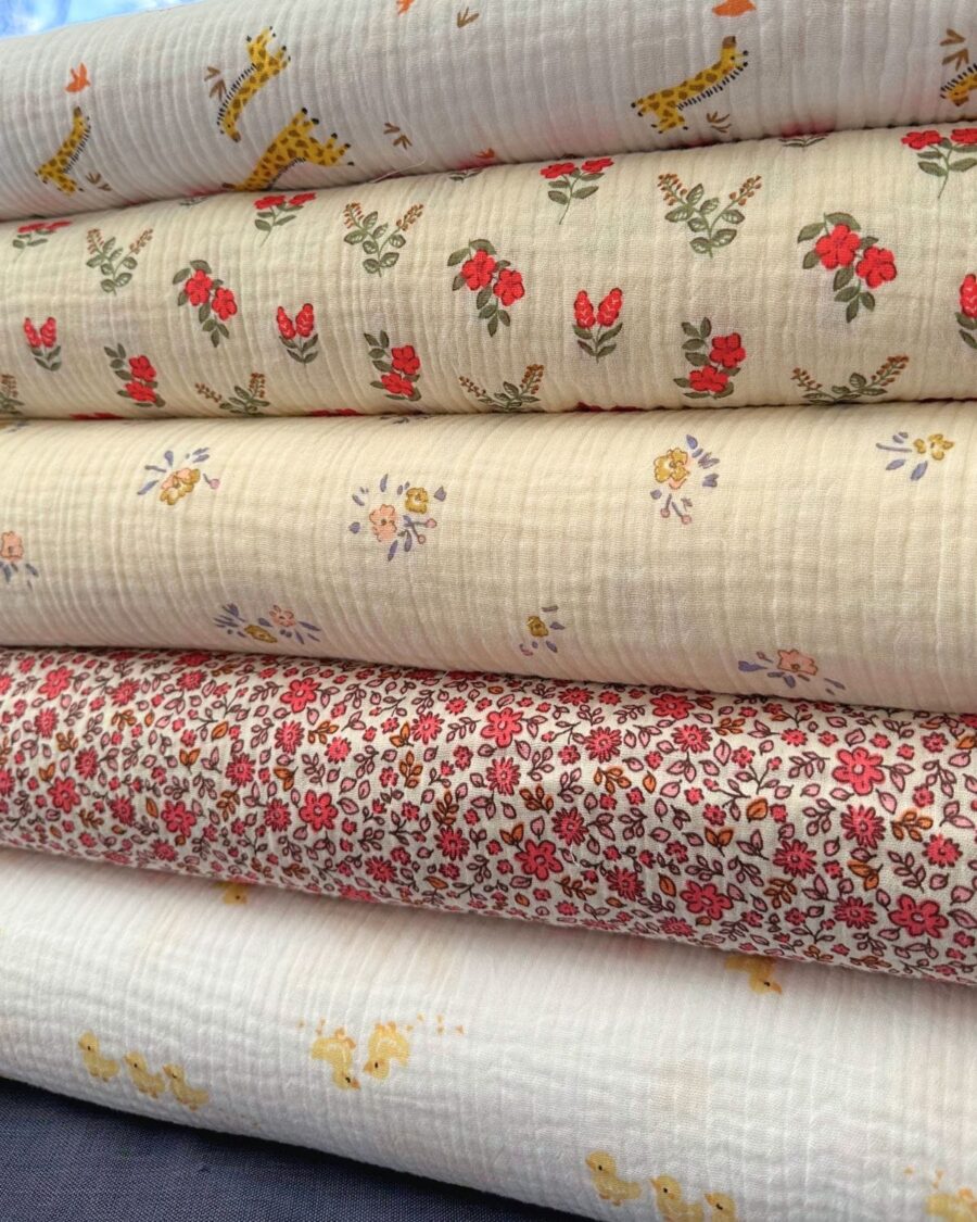 Tissu Double Gaze En Coton Bio Imprimé Fleuri Rose - 50x130cm - Oeko-Tex