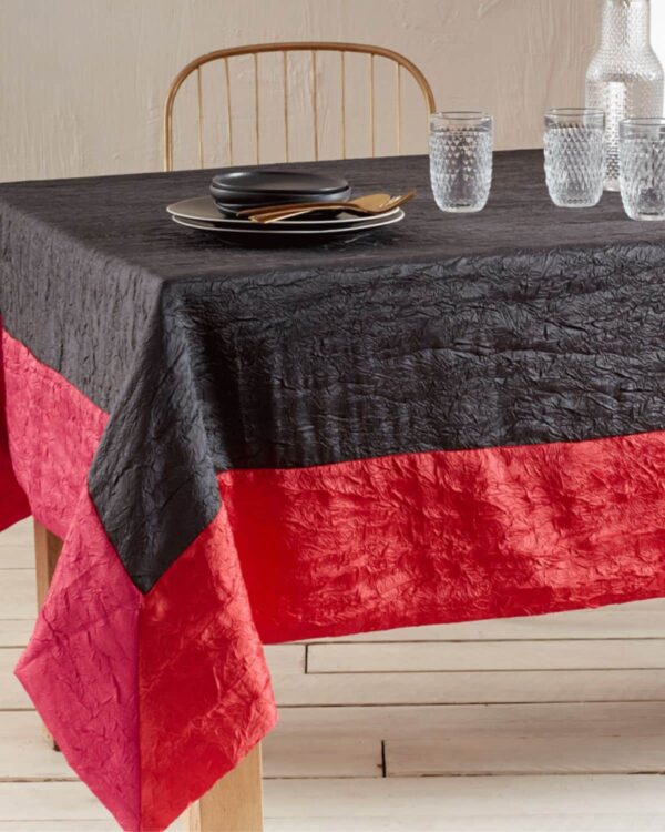 nappe taffetas froissés ambiance anthracite rouge fuchsia