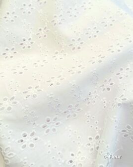 tissus cotons broderie anglaise blanc fleur oeko-tex