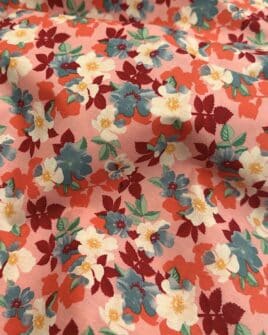 tissu coton fleur rose thé bordeaux corail