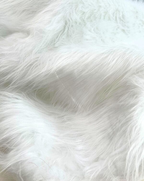tissu fausse fourrure poil long blanc