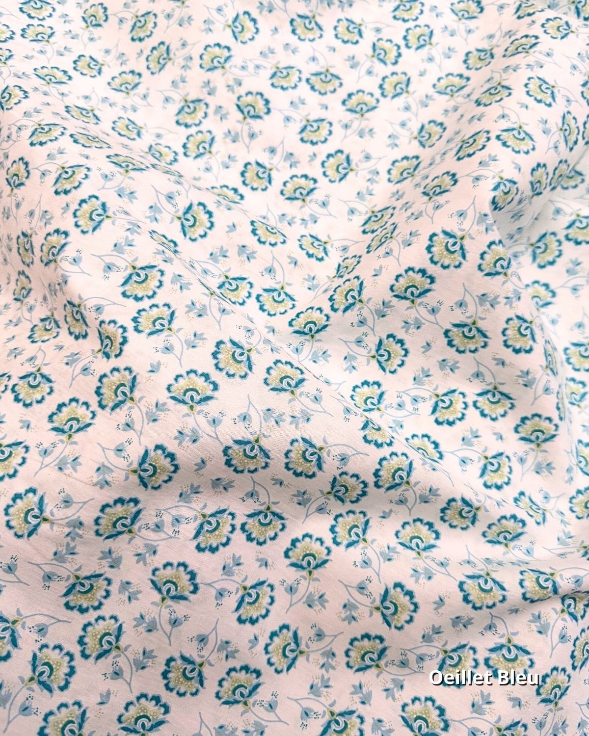 tissu popeline de coton fleuri oeillet bleu