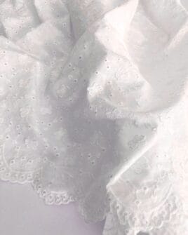 tissu broderie anglaise papillon brodé blanc