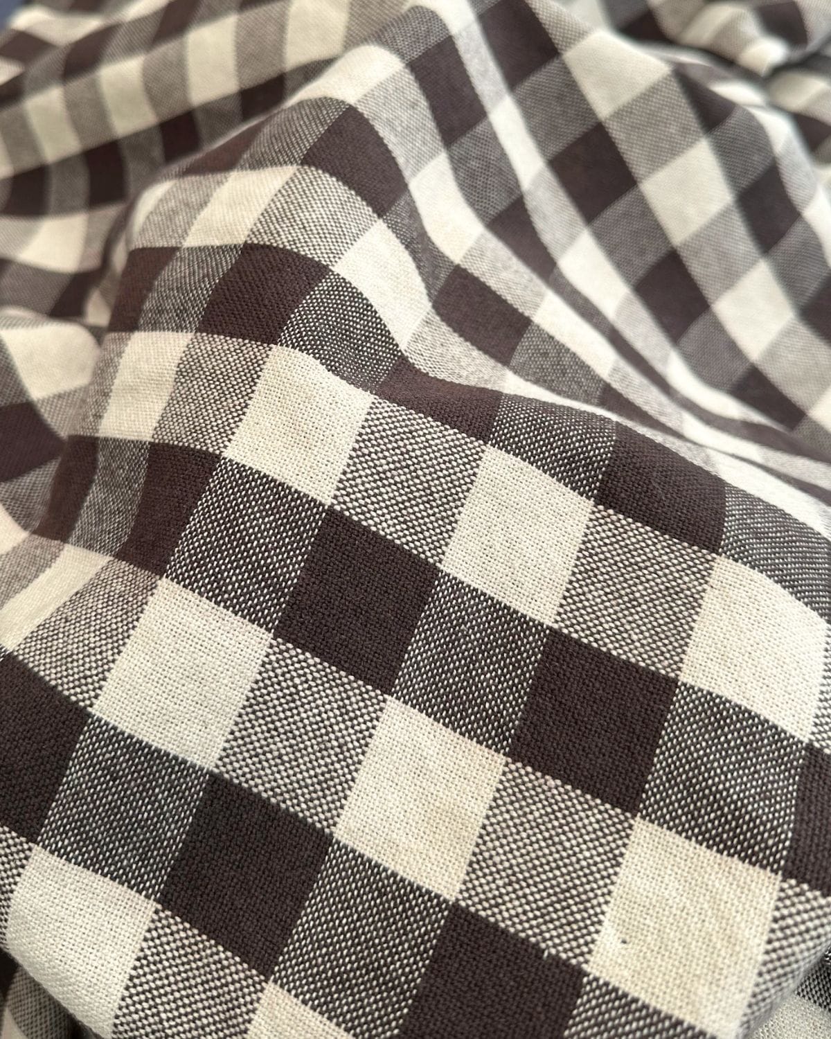 tissu vichy tissé teint chocolat