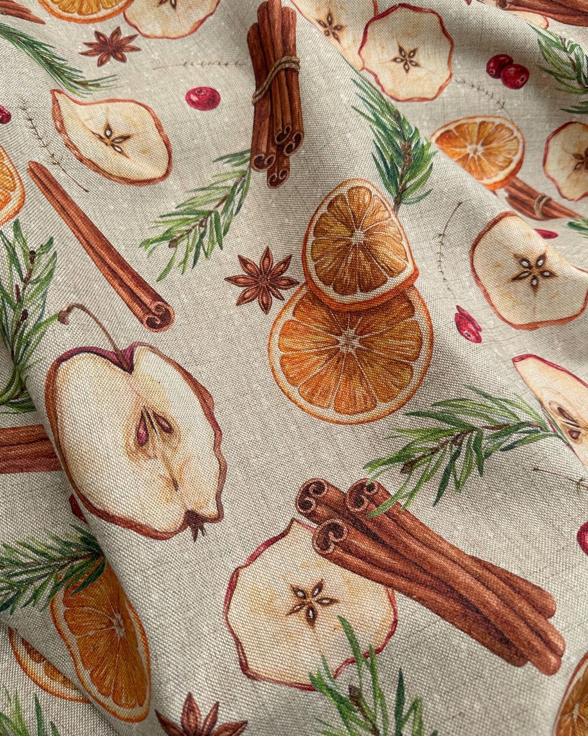 tissu polycoton 280cm oranges séchées pommes et cannelle fond lin naturel